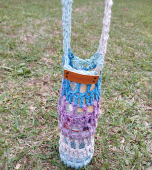 Crochet Water Bottle Holder Crossbody Bag – Handmade Sling Carrier for Reusable Bottles – Summer Festival, Hiking, Boho Style, Gift for Her