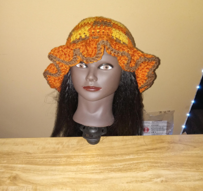 Handcrafted Crochet Hat with Ruffled Brim – Autumn Checkered Style