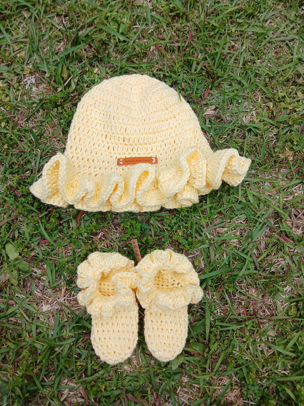 Baby Ruffle Hat & Socks Set – Handmade Infant Gift – 0-6M or 6-12M – Newborn or Infant Sizes – Custom Colors – Perfect for Baby Shower Gift