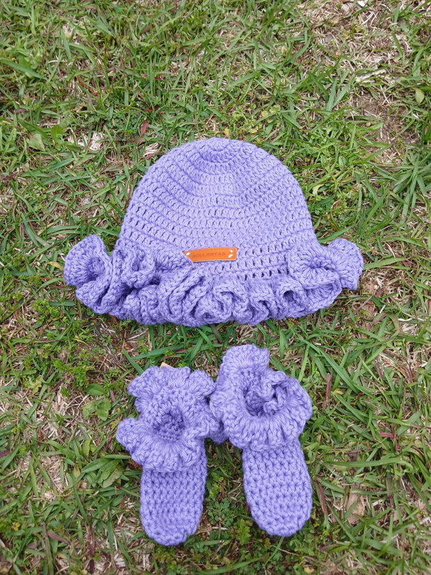 Baby Ruffle Hat & Socks Set – Handmade Infant Gift – 0-6M or 6-12M – Newborn or Infant Sizes – Custom Colors – Perfect for Baby Shower Gift